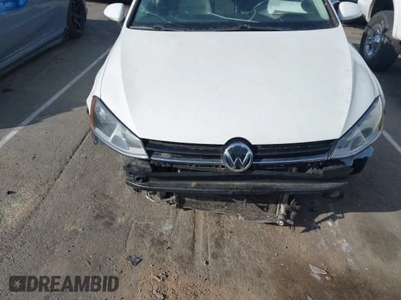 ✅ 2016 Volkswagen Golf TSI S • VIN: 3VWC17AU6GM520647 • Lot: 42214369. Listed on IAAI with 107,674 mi. Free auction sales archive from the USA and detailed vehicle history report at DreamBid. Image 6.
