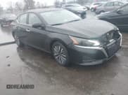 ✅ 2025 Nissan Altima SV • VIN: 1N4BL4DV4SN370120 • Лот: 43825103. Опубликован ранее на IAAI с пробегом 14 729 миль. Бесплатный доступ к архиву аукционных продаж из США и подробный отчёт об истории автомобиля на DreamBid. Изображение 1.