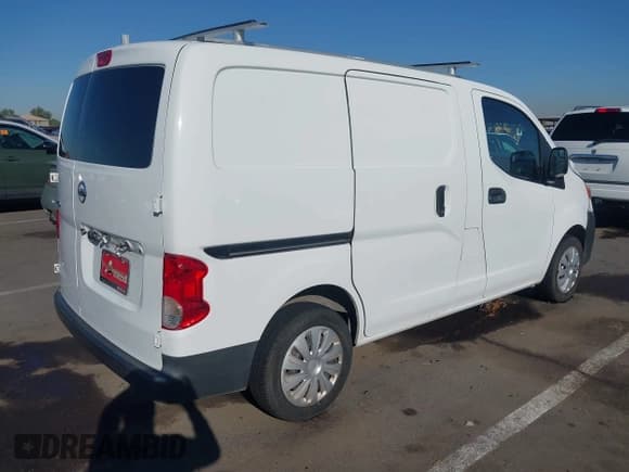 ✅ 2016 Nissan NV200 SV • VIN: 3N6CM0KNXGK691161 • Lot: 43324701. Wystawiony na IAAI z przebiegiem 104 339 mil. Bezpłatny archiwum sprzedaży aukcyjnych z USA i szczegółowy raport historii pojazdu na DreamBid. Zdjęcie 4.