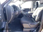 ✅ 2020 Chevrolet Silverado 1500 LT • VIN: 3GCUYDED6LG175138 • Lot: 77797664. Wystawiony na Copart z przebiegiem 93 231 mil. Bezpłatny archiwum sprzedaży aukcyjnych z USA i szczegółowy raport historii pojazdu na DreamBid. Zdjęcie 7.