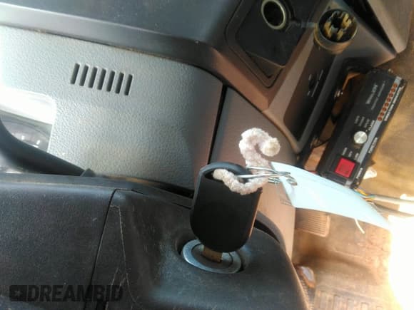 ✅ 2011 Ford F-350 Lariat • VIN: 1FT7X3B62BED03414 • Лот: 43405922. Опубликован ранее на IAAI с пробегом 186 682 миль. Бесплатный доступ к архиву аукционных продаж из США и подробный отчёт об истории автомобиля на DreamBid. Изображение 11.