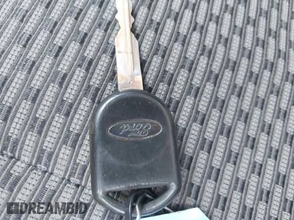 ✅ 2016 Ford F-250 XL • VIN: 1FDBF2B60GED17578 • Lot: 42436937. Listed on IAAI with 404,746 mi. Free auction sales archive from the USA and detailed vehicle history report at DreamBid. Image 11.