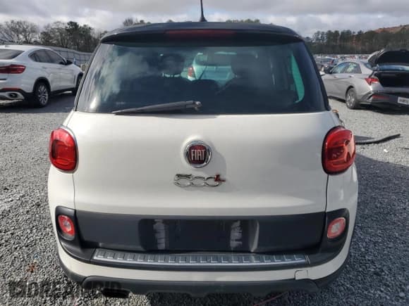 ✅ 2015 FIAT 500L Urbana Trekking • VIN: ZFBCFADH8FZ031831 • Lot: 44836065. Listed on Copart with 171,185 mi. Free auction sales archive from the USA and detailed vehicle history report at DreamBid. Image 6.