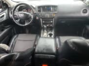 ✅ 2019 Nissan Pathfinder SV • VIN: 5N1DR2MM3KC640815 • Lot: 85692575. Wystawiony na Copart z przebiegiem 66 806 mil. Bezpłatny archiwum sprzedaży aukcyjnych z USA i szczegółowy raport historii pojazdu na DreamBid. Zdjęcie 8.