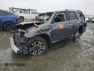 ✅ 2021 Toyota 4Runner Limited • VIN: JTEKU5JR6M5852347 • Лот: 89026665. Опубликован ранее на Copart с пробегом Не указан. Бесплатный доступ к архиву аукционных продаж из США и подробный отчёт об истории автомобиля на DreamBid. Изображение 1.