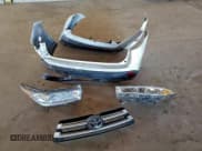 ✅ 2019 Toyota Highlander LE • VIN: 5TDZZRFH1KS329465 • Lot: 94925345. Listed on Copart with 82,256 mi. Free auction sales archive from the USA and detailed vehicle history report at DreamBid. Image 13.