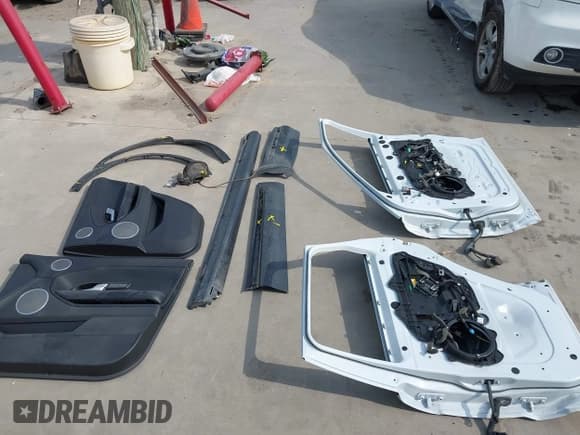 ✅ 2017 Land Rover Range Rover Evoque SE • VIN: SALVP2BGXHH171478 • Lot: 42032559. Listed on IAAI with 68,615 mi. Free auction sales archive from the USA and detailed vehicle history report at DreamBid. Image 12.