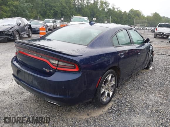 ✅ 2015 Dodge Charger SXT • VIN: 2C3CDXJG8FH898376 • Lot: 42948897. Wystawiony na IAAI z przebiegiem 211 730 mil. Bezpłatny archiwum sprzedaży aukcyjnych z USA i szczegółowy raport historii pojazdu na DreamBid. Zdjęcie 4.