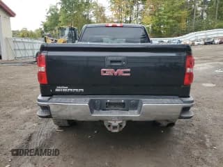 ✅ 2015 GMC Sierra 3500HD • VIN: 1GT121EG3FF585236 • Lot: 73131434. Wystawiony na Copart z przebiegiem 125 035 mil. Bezpłatny archiwum sprzedaży aukcyjnych z USA i szczegółowy raport historii pojazdu na DreamBid. Zdjęcie 6.