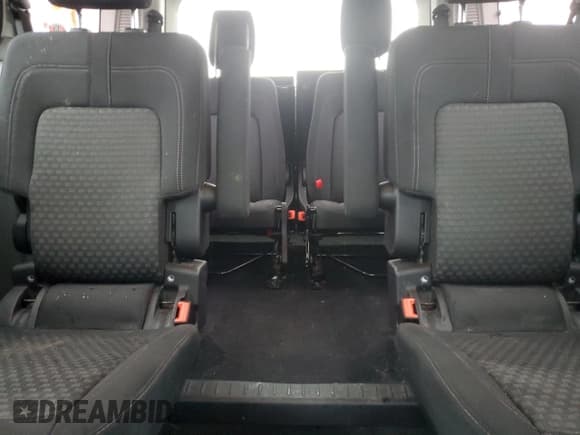 ✅ 2020 Ford Transit Connect XLT • VIN: NM0GE9F24L1471321 • Lot: 53403925. Listed on Copart with 198,056 mi. Free auction sales archive from the USA and detailed vehicle history report at DreamBid. Image 10.