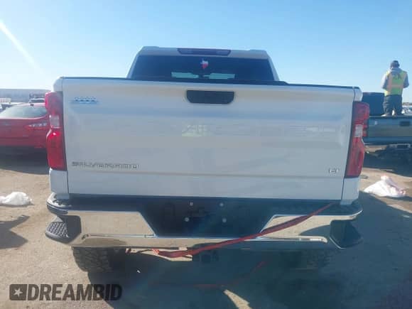 2022 Chevrolet Silverado 1500 LT z VIN 1GCPWCED9NZ194847, wystawiony jako IAAI lot #41697455 z przebiegiem 18 174 mil mil oraz . Historia ofert i sprzedaży dostępna na DreamBid. Obrazek 16.