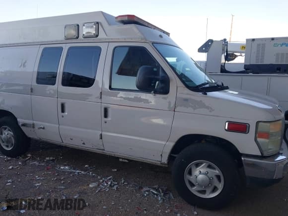 ✅ 2013 Ford Econoline Cargo Commercial • VIN: 1FDSS3EL1DDA07976 • Lot: 43672828. Listed on IAAI with 268,225 mi. Free auction sales archive from the USA and detailed vehicle history report at DreamBid. Image 1.