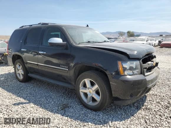 2013 Chevrolet Tahoe LTZ z VIN 1GNSKCE01DR257321, wystawiony jako Copart lot #65388095 z przebiegiem 131 835 mil mil oraz Szkoda całkowita • Salvage title. Historia ofert i sprzedaży dostępna na DreamBid. Obrazek 4.