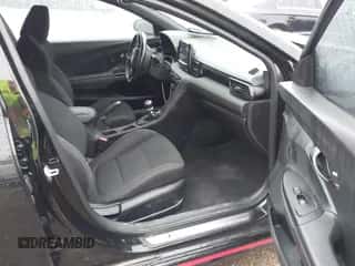 2020 Hyundai Veloster z VIN KMHT36AH5LU007983, wystawiony jako IAAI lot #41516421 z przebiegiem 85 042 mil mil oraz . Historia ofert i sprzedaży dostępna na DreamBid. Obrazek 5.