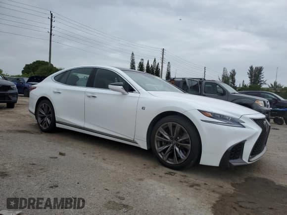 ✅ 2020 Lexus LS 500 F Sport • VIN: JTHF51FF3L5010461 • Lot: 62300414. Wystawiony na Copart z przebiegiem 24 911 mil. Bezpłatny archiwum sprzedaży aukcyjnych z USA i szczegółowy raport historii pojazdu na DreamBid. Zdjęcie 4.