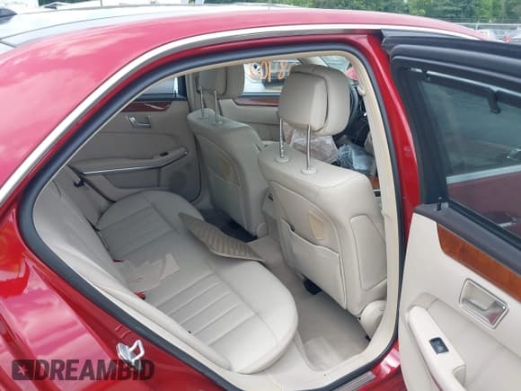 ✅ 2016 Mercedes-Benz E 350 Luxury • VIN: WDDHF8JBXGB208682 • Лот: 42840236. Опубликован ранее на IAAI с пробегом 71 979 миль. Бесплатный доступ к архиву аукционных продаж из США и подробный отчёт об истории автомобиля на DreamBid. Изображение 8.