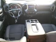 ✅ 2019 Chevrolet Silverado 1500 LT • VIN: 3GCUYDED1KG168693 • Lot: 74436034. Wystawiony na Copart z przebiegiem 20 974 mil. Bezpłatny archiwum sprzedaży aukcyjnych z USA i szczegółowy raport historii pojazdu na DreamBid. Zdjęcie 8.