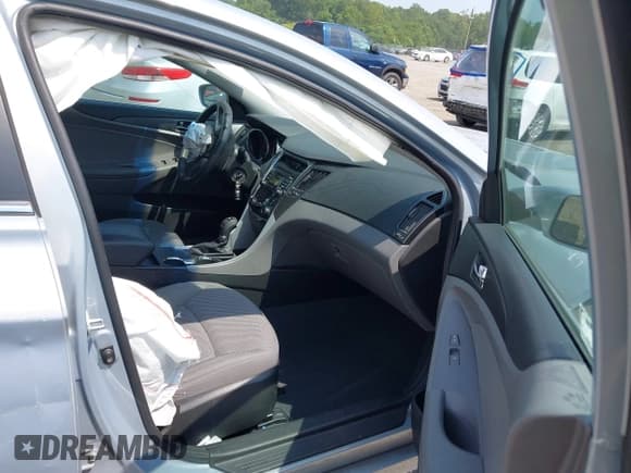 ✅ 2011 Hyundai Sonata GLS • VIN: 5NPEB4AC5BH022937 • Lot: 42829596. Listed on IAAI with 193,507 mi. Free auction sales archive from the USA and detailed vehicle history report at DreamBid. Image 5.