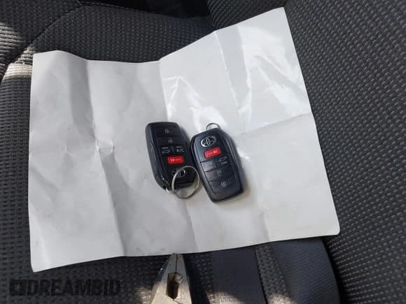 ✅ 2024 Toyota bZ4X XLE • VIN: JTMABACA3RA059575 • Lot: 43135756. Listed on IAAI with 19,871 mi. Free auction sales archive from the USA and detailed vehicle history report at DreamBid. Image 11.