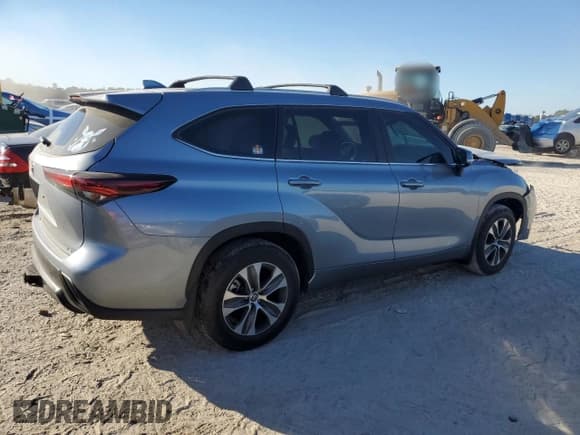 ✅ 2024 Toyota Highlander XLE • VIN: 5TDKDRAHXRS053448 • Лот: 91128825. Опубликован ранее на Copart с пробегом 16 586 миль. Бесплатный доступ к архиву аукционных продаж из США и подробный отчёт об истории автомобиля на DreamBid. Изображение 3.