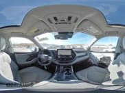 ✅ 2023 Toyota Highlander Hybrid Platinum • VIN: 5TDEBRCH4PS122373 • Lot: 91297405. Wystawiony na Copart z przebiegiem 32 673 mil. Bezpłatny archiwum sprzedaży aukcyjnych z USA i szczegółowy raport historii pojazdu na DreamBid. Zdjęcie 15.