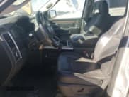 ✅ 2015 Ram 1500 Laramie • VIN: 1C6RR6NM2FS634829 • Lot: 49406535. Wystawiony na Copart z przebiegiem 149 210 mil. Bezpłatny archiwum sprzedaży aukcyjnych z USA i szczegółowy raport historii pojazdu na DreamBid. Zdjęcie 7.