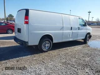 ✅ 2024 Chevrolet Express Cargo • VIN: 1GCWGBFPXR1288381 • Лот: 43477358. Опубликован ранее на IAAI с пробегом 11 929 миль. Бесплатный доступ к архиву аукционных продаж из США и подробный отчёт об истории автомобиля на DreamBid. Изображение 4.