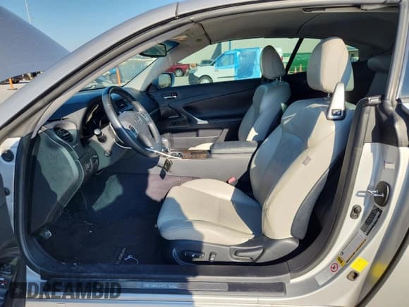 ✅ 2012 Lexus IS 250 C • VIN: JTHFF2C21C2521706 • Lot: 85367435. Listed on Copart with 115,740 mi. Free auction sales archive from the USA and detailed vehicle history report at DreamBid. Image 7.