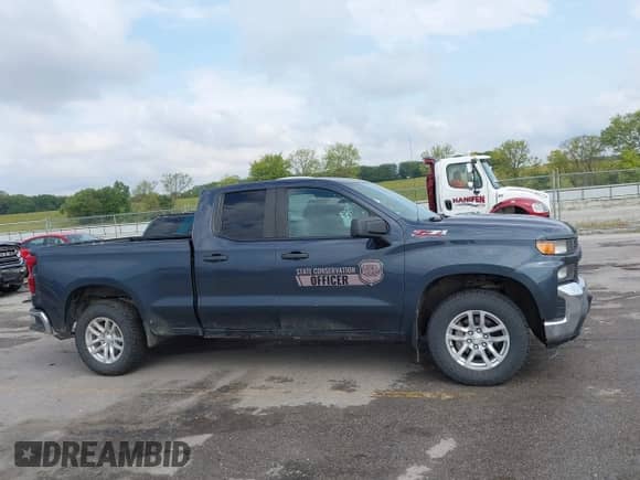 2020 Chevrolet Silverado 1500 Work Truck z VIN 1GCRYAEF5LZ195192, wystawiony jako IAAI lot #43138914 z przebiegiem 110 350 mil mil oraz . Historia ofert i sprzedaży dostępna na DreamBid. Obrazek 14.