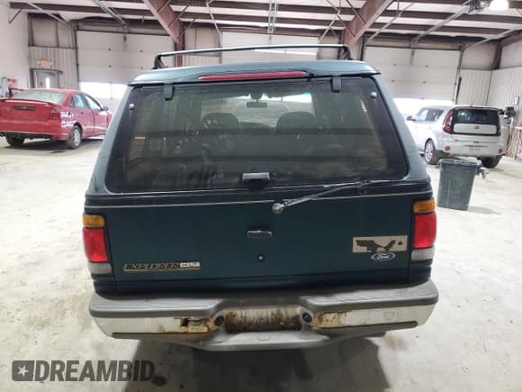✅ 1995 Ford Explorer Eddie Bauer • VIN: 1FMDU34X2SUB83715 • Lot: 42427625. Listed on Copart with 331,768 mi. Free auction sales archive from the USA and detailed vehicle history report at DreamBid. Image 6.