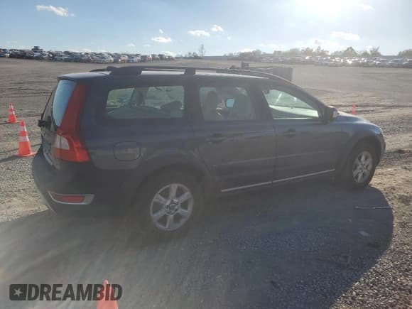 ✅ 2008 Volvo XC70 • VIN: YV4BZ982881020458 • Lot: 87115005. Listed on Copart with 130,158 mi. Free auction sales archive from the USA and detailed vehicle history report at DreamBid. Image 3.