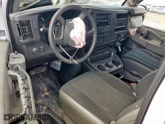 ✅ 2021 GMC Savana Cargo • VIN: 1GTW7AFP5M1190023 • Лот: 60019135. Опубликован ранее на Copart с пробегом 67 142 миль. Бесплатный доступ к архиву аукционных продаж из США и подробный отчёт об истории автомобиля на DreamBid. Изображение 8.