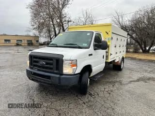 ✅ 2017 Ford Econoline Commercial • VIN: 1FDXE4FS0HDC69020 • Лот: 87970525. Опубликован ранее на Copart с пробегом 165 607 миль. Бесплатный доступ к архиву аукционных продаж из США и подробный отчёт об истории автомобиля на DreamBid. Изображение 1.