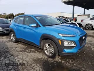✅ 2020 Hyundai Kona SE • VIN: KM8K12AA2LU503708 • Лот: 36877993. Опубликован ранее на Copart с пробегом 79 841 миль. Бесплатный доступ к архиву аукционных продаж из США и подробный отчёт об истории автомобиля на DreamBid. Изображение 4.