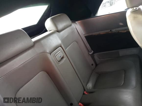 ✅ 2004 Volkswagen Beetle GLS • VIN: 3VWCM31YX4M338979 • Lot: 84930684. Wystawiony na Copart z przebiegiem 140 450 mil. Bezpłatny archiwum sprzedaży aukcyjnych z USA i szczegółowy raport historii pojazdu na DreamBid. Zdjęcie 10.