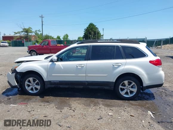 ✅ 2013 Subaru Outback Premium • VIN: 4S4BRBGC2D3290722 • Lot: 42392668. Listed on IAAI with 184,425 mi. Free auction sales archive from the USA and detailed vehicle history report at DreamBid. Image 14.