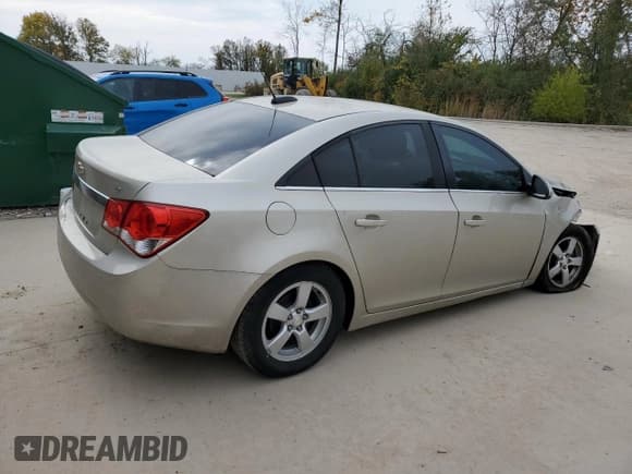 ✅ 2016 Chevrolet Cruze LT • VIN: 1G1PE5SB4G7206122 • Lot: 82483565. Listed on Copart with Not provided. Free auction sales archive from the USA and detailed vehicle history report at DreamBid. Image 3.