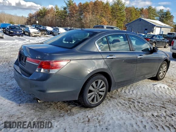 ✅ 2011 Honda Accord EX-L • VIN: 1HGCP3F80BA020528 • Lot: 96512355. Wystawiony na Copart z przebiegiem 186 503 mil. Bezpłatny archiwum sprzedaży aukcyjnych z USA i szczegółowy raport historii pojazdu na DreamBid. Zdjęcie 3.