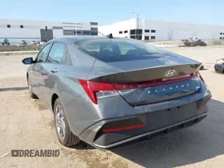 2025 Hyundai Elantra SEL Sport with VIN KMHLM4DJXSU131505, listed as a IAAI auction lot 43146687 with 1,020 mi miles and . Bid and sale history available at DreamBid. Image 3.