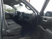 ✅ 2019 Chevrolet Silverado 1500 LT • VIN: 1GCRYDED3KZ264461 • Lot: 43431256. Wystawiony na IAAI z przebiegiem 239 442 mil. Bezpłatny archiwum sprzedaży aukcyjnych z USA i szczegółowy raport historii pojazdu na DreamBid. Zdjęcie 5.