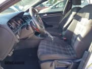 ✅ 2017 Volkswagen Golf GTI S • VIN: 3VW447AU5HM037485 • Лот: 87017915. Опубликован ранее на Copart с пробегом 75 434 миль. Бесплатный доступ к архиву аукционных продаж из США и подробный отчёт об истории автомобиля на DreamBid. Изображение 7.