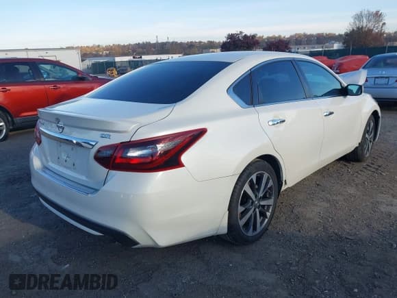 ✅ 2017 Nissan Altima SV • VIN: 1N4AL3AP0HC259905 • Лот: 43628850. Опубликован ранее на IAAI с пробегом 51 308 миль. Бесплатный доступ к архиву аукционных продаж из США и подробный отчёт об истории автомобиля на DreamBid. Изображение 4.