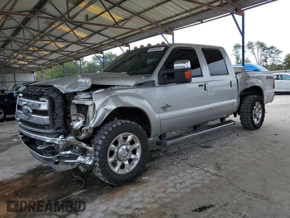 ✅ 2011 Ford F-250 Lariat • VIN: 1FT7W2BT5BEB24058 • Lot: 83944055. Wystawiony na Copart z przebiegiem 334 717 mil. Bezpłatny archiwum sprzedaży aukcyjnych z USA i szczegółowy raport historii pojazdu na DreamBid. Zdjęcie 1.