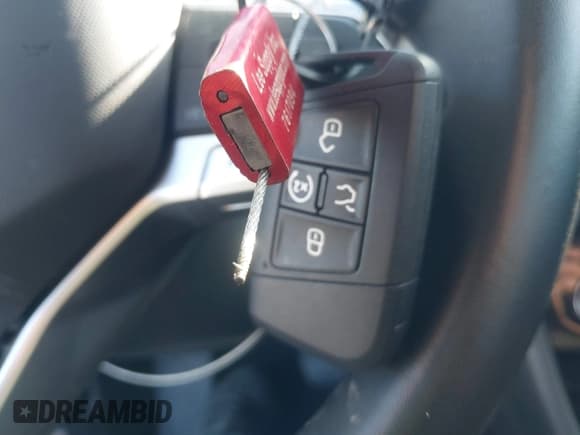 ✅ 2023 Volkswagen Jetta SE • VIN: 3VWEM7BU2PM045142 • Lot: 43563256. Listed on IAAI with 30,164 mi. Free auction sales archive from the USA and detailed vehicle history report at DreamBid. Image 11.