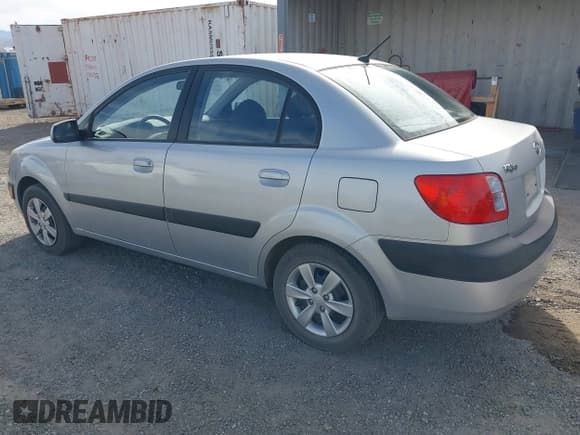✅ 2008 Kia Rio LX • VIN: KNADE123886396510 • Lot: 43677271. Wystawiony na IAAI z przebiegiem 47 243 mil. Bezpłatny archiwum sprzedaży aukcyjnych z USA i szczegółowy raport historii pojazdu na DreamBid. Zdjęcie 3.
