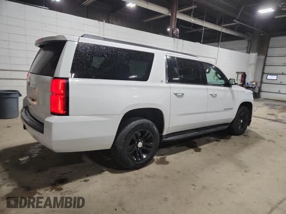 ✅ 2018 Chevrolet Suburban LT • VIN: 1GNSKHKC6JR184115 • Lot: 86071935. Wystawiony na Copart z przebiegiem 151 207 mil. Bezpłatny archiwum sprzedaży aukcyjnych z USA i szczegółowy raport historii pojazdu na DreamBid. Zdjęcie 3.