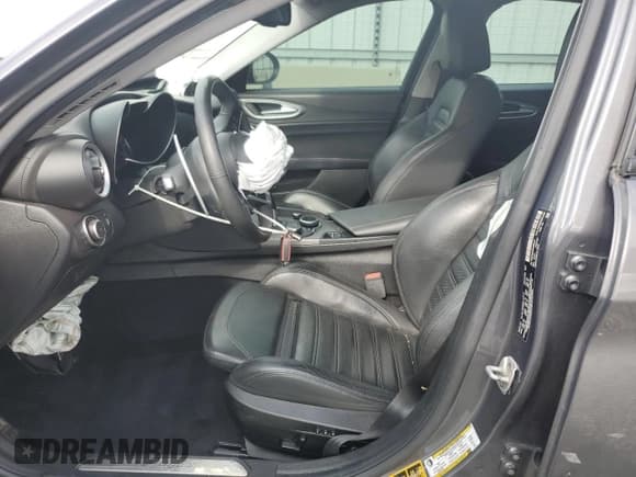 ✅ 2017 Alfa Romeo Giulia Ti • VIN: ZARFAEEN3H7560127 • Lot: 85261535. Listed on Copart with Not provided. Free auction sales archive from the USA and detailed vehicle history report at DreamBid. Image 7.