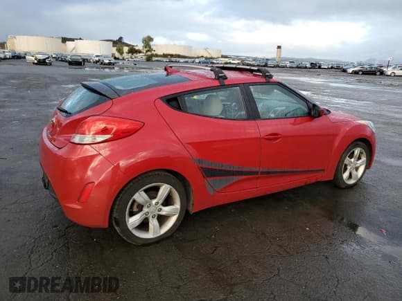 ✅ 2013 Hyundai Veloster w/Black Int • VIN: KMHTC6AD3DU111936 • Lot: 86874854. Wystawiony na Copart z przebiegiem 99 696 mil. Bezpłatny archiwum sprzedaży aukcyjnych z USA i szczegółowy raport historii pojazdu na DreamBid. Zdjęcie 3.