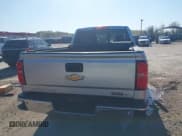 ✅ 2017 Chevrolet Silverado 2500HD LT • VIN: 1GC1KVEY7HF169306 • Lot: 41984377. Wystawiony na IAAI z przebiegiem 198 184 mil. Bezpłatny archiwum sprzedaży aukcyjnych z USA i szczegółowy raport historii pojazdu na DreamBid. Zdjęcie 16.