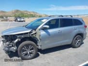 ✅ 2017 Toyota Highlander LE • VIN: 5TDZZRFH3HS188262 • Lot: 41976037. Wystawiony na IAAI z przebiegiem 112 777 mil. Bezpłatny archiwum sprzedaży aukcyjnych z USA i szczegółowy raport historii pojazdu na DreamBid. Zdjęcie 15.